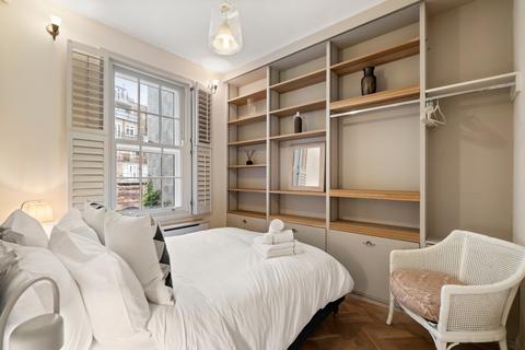 3 bedroom terraced house to rent, Pelham Street, South Kensington, London