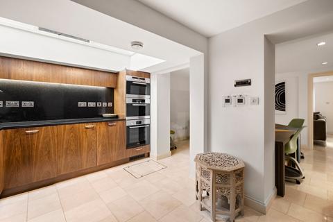 3 bedroom terraced house to rent, Pelham Street, South Kensington, London