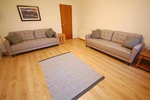 4 bedroom flat to rent, Gairn Terrace, City Centre, Aberdeen, AB10