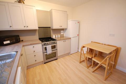 4 bedroom flat to rent, Gairn Terrace, City Centre, Aberdeen, AB10