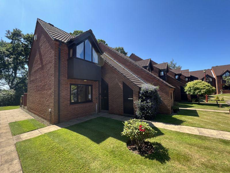 Highgrove, Tettenhall, Wolverhampton WV6 2 bed retirement property for
