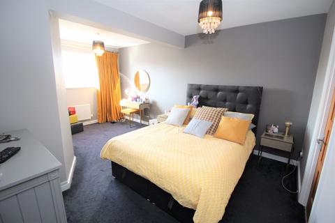 17 Dene Close, Sarisbury Green, Southampton, SO31 7TT