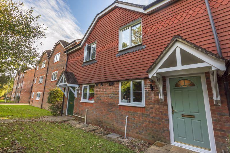 Tilford Road, Hindhead 2 bed terraced house £349,950