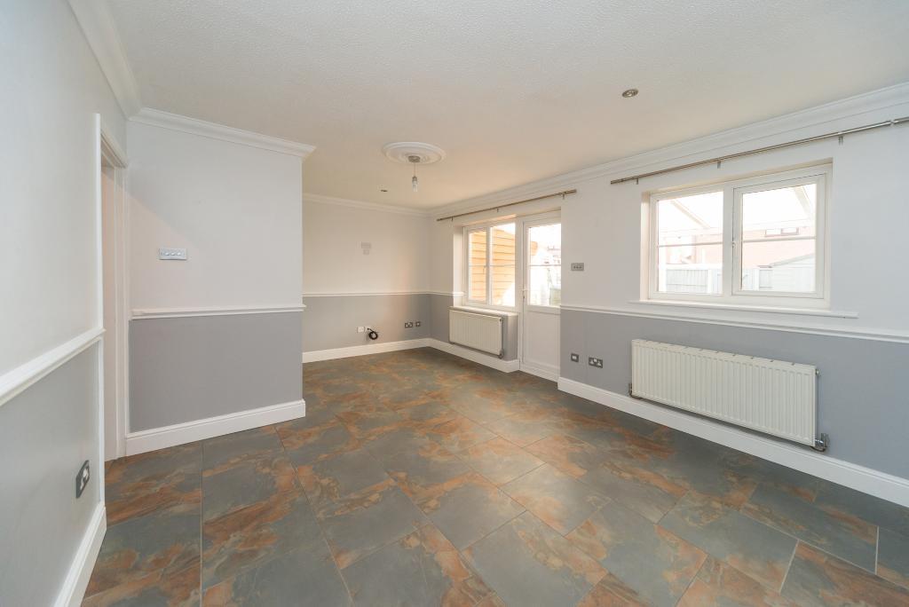 The Silver Birches, Kempston... 2 bed terraced house £1,050 pcm (£242 pw)