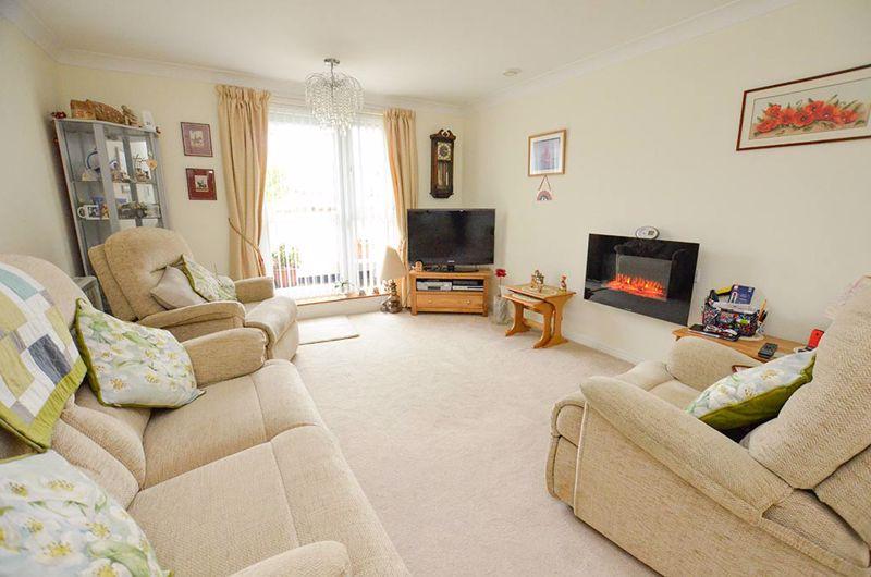 FISHER STREET PAIGNTON 2 bed apartment £155,000