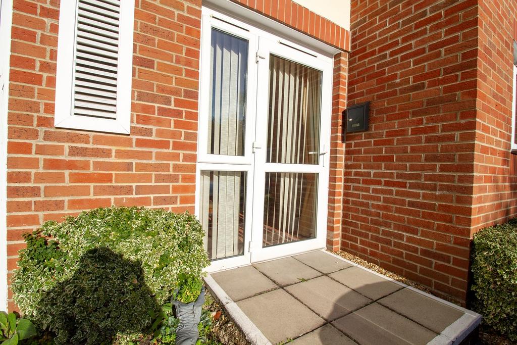 Clarence Road, Fleet, GU51 1 bed apartment for sale £120,000