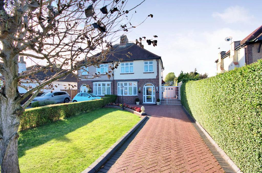 Springhill Road, Burntwood, WS7 3 bed semidetached house £275,000