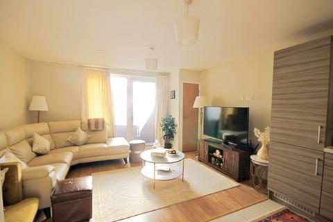 2 bedroom flat for sale, The Broadway, Greenford