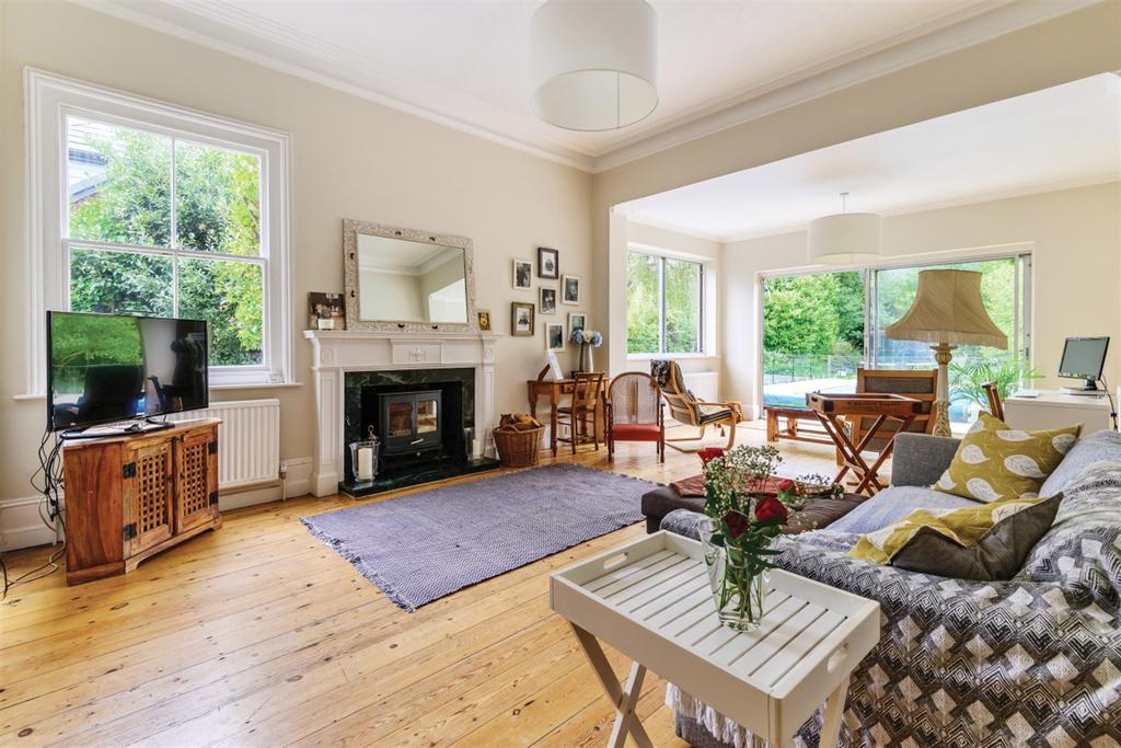 Horndean Road, Emsworth, PO10 4 bed detached house £1,300,000