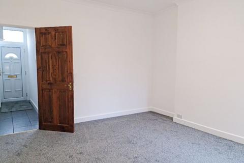 3 bedroom semi-detached house to rent, Umberslade Road, Selly Oak, Birmingham, B29 7SG