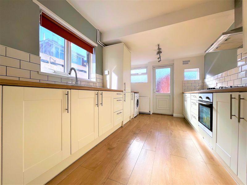 Perth Street West, Hull, HU5 2 bed end of terrace house £110,000