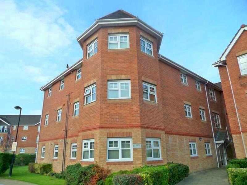 The Oaks, Hampton Court Way, Widnes, WA8 1 bed apartment for sale £