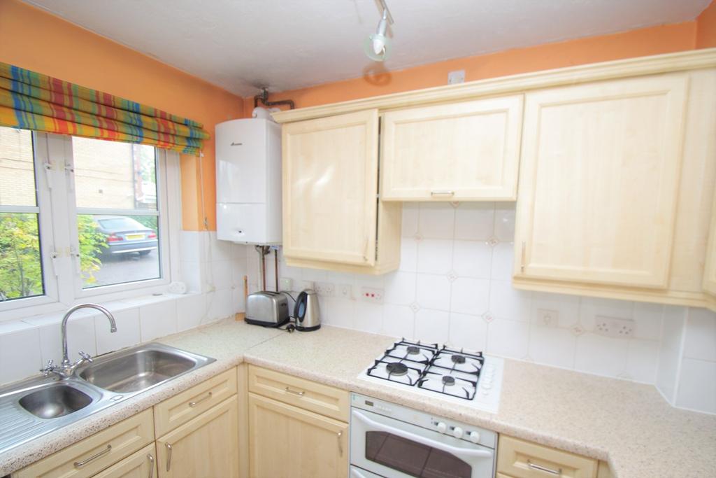 Brixton Road, Watford, WD24 2 bed house £1,500 pcm (£346 pw)