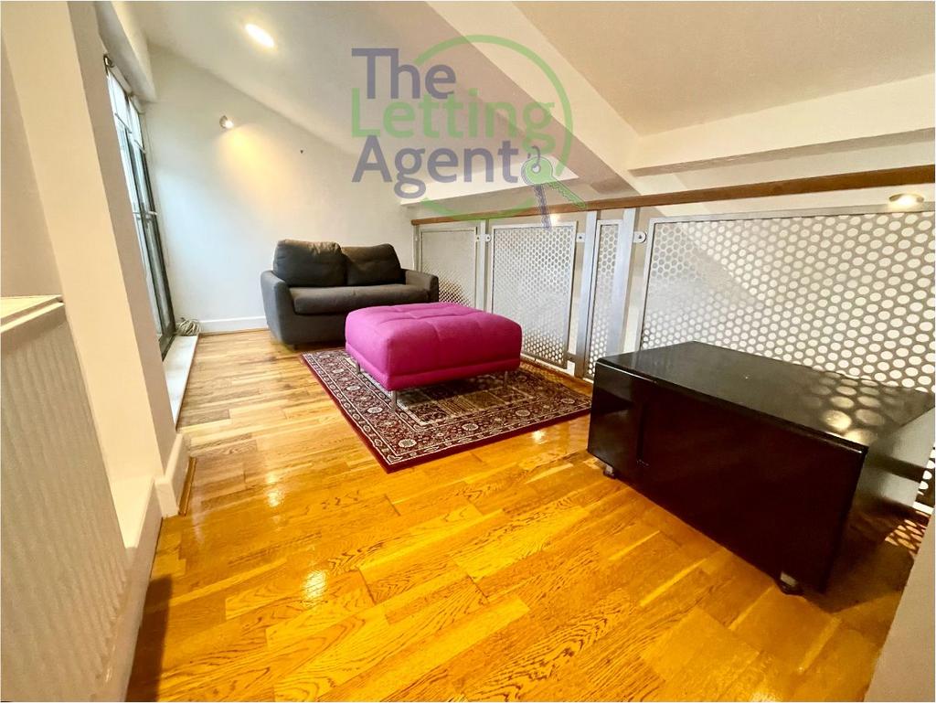 Mezzanine Lounge, Home Office Area