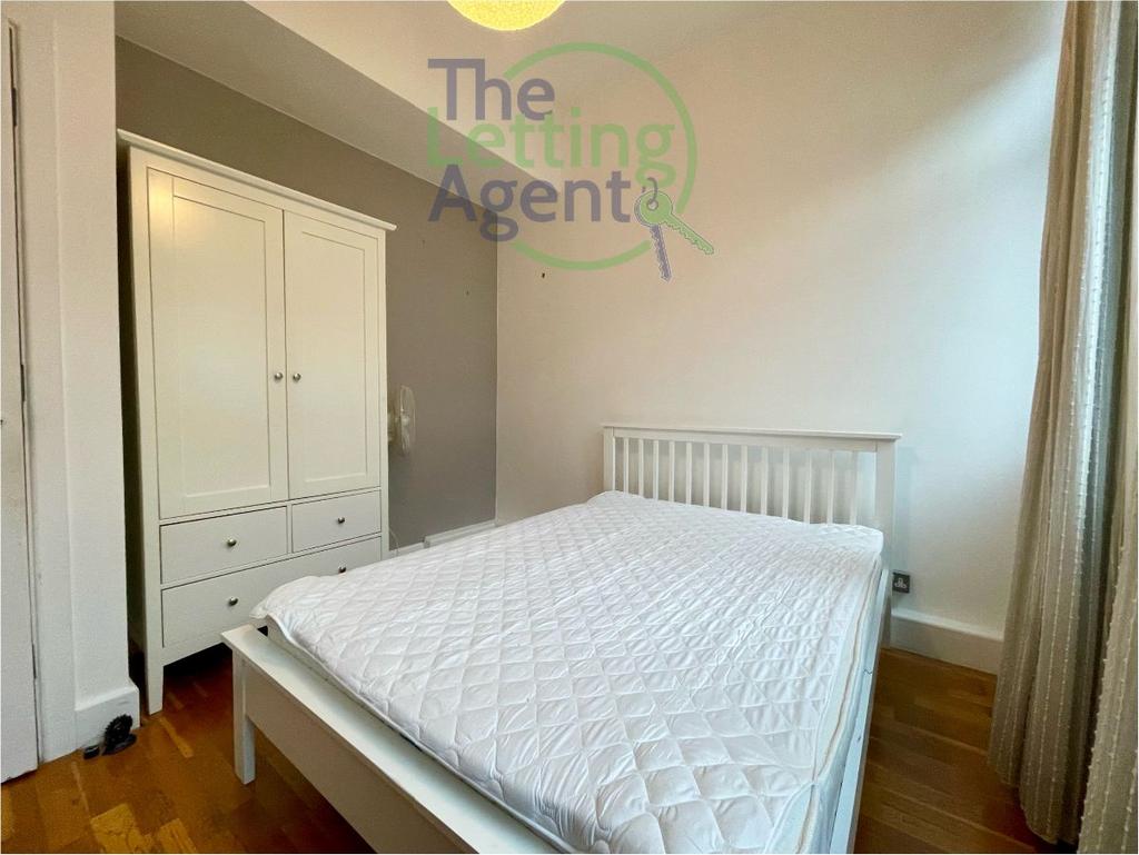 1st Double Bedroom