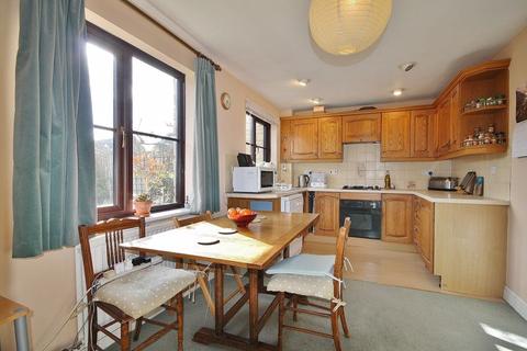 44 Broadway Close, Witney, OX28 5GG