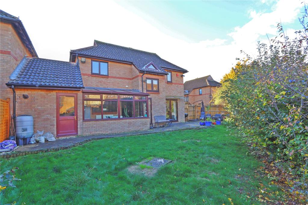 Morrell Close, Shenley Church End, MK5 3 bed link detached house £425,000