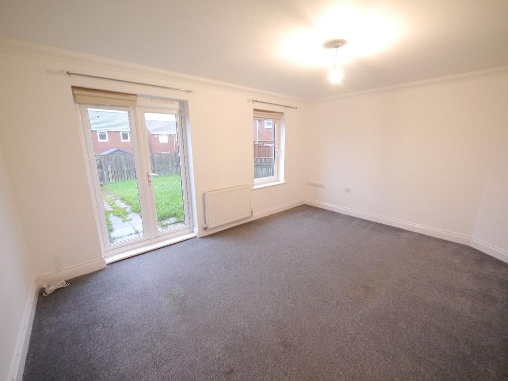 White Swan Close, Killingworth, Newcastle upon Tyne 3 bed end of