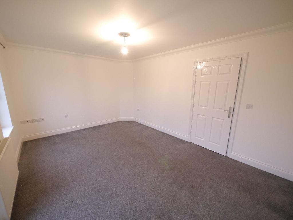 White Swan Close, Killingworth, Newcastle upon Tyne 3 bed end of