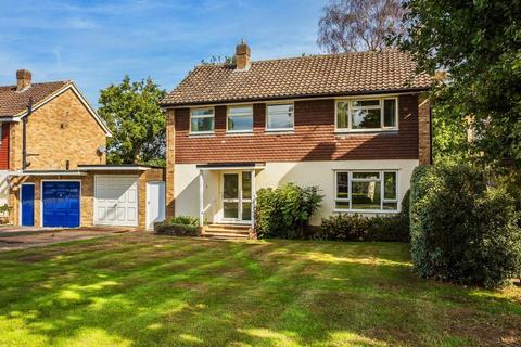3 bedroom detached house for sale - GREENWAY, GREAT BOOKHAM, KT23