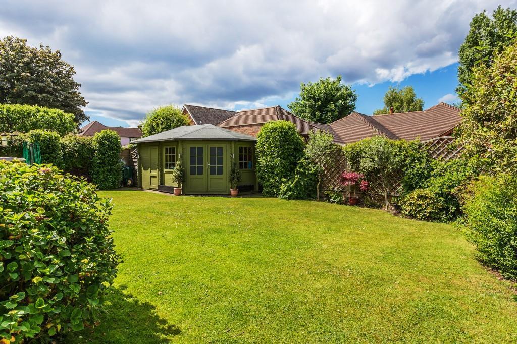 LEATHERHEAD ROAD, GREAT BOOKHAM, KT23 4 bed detached house £949,950