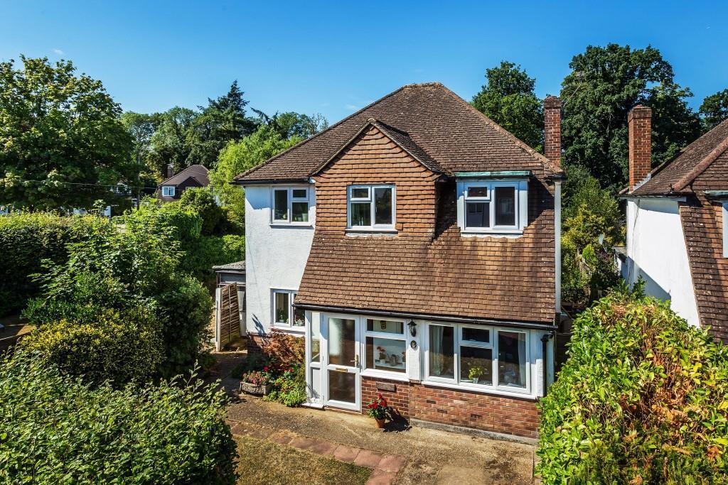 THE LORNE, GREAT BOOKHAM, KT23 3 bed detached house £750,000