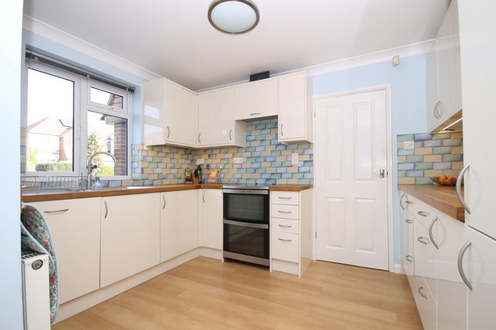 THE LORNE, GREAT BOOKHAM, KT23 3 bed detached house £825,000