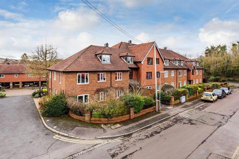 2 bedroom retirement property for sale, HOLLY COURT, LEATHERHEAD KT22