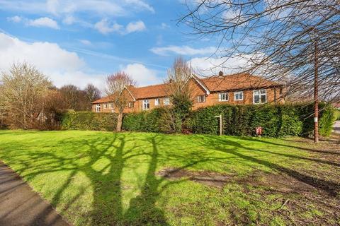 2 bedroom retirement property for sale, HOLLY COURT, LEATHERHEAD KT22