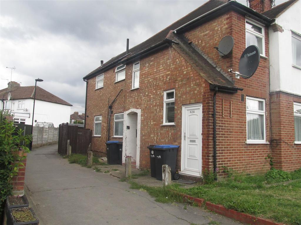 Hertford Road, Enfield 2 bed £1,425 pcm (£329 pw)