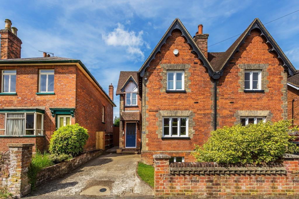 HOWARD ROAD, DORKING, RH4 2 bed semidetached house £635,000