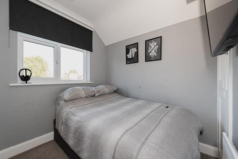 23 Richlands Avenue, Epsom, KT17 2JW