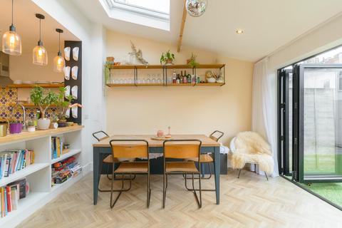 8 Altringham Road, Bristol, BS5 7AS