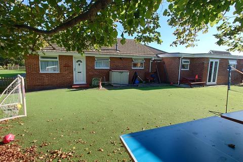 4 bedroom detached bungalow for sale - Woodland Rise, Bexhill-On-Sea