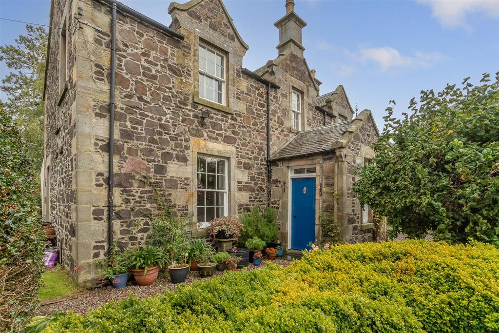 School Wynd, Perth 3 bed detached house £342,500