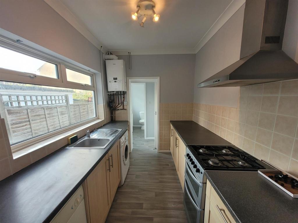 Kitchener Road, Strood, Rochester 3 bed terraced house £1,100 pcm (£