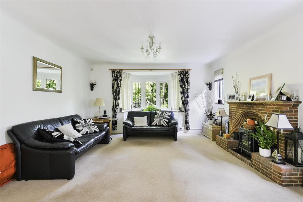 Holly Lane West, Banstead 3 bed detached house £925,000