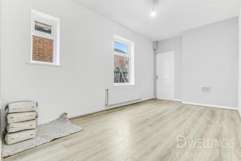 18 Hugh Road, Birmingham, B10 9AP