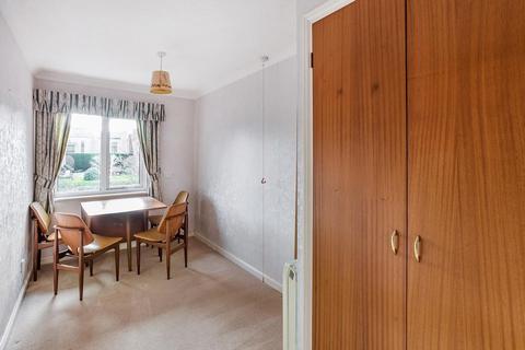 2 bedroom retirement property for sale - HOLLY COURT, LEATHERHEAD, KT22