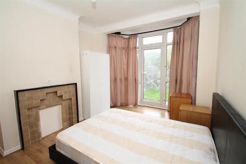 4 bedroom end of terrace house to rent - Milton Grove, Arnos Grove, N11