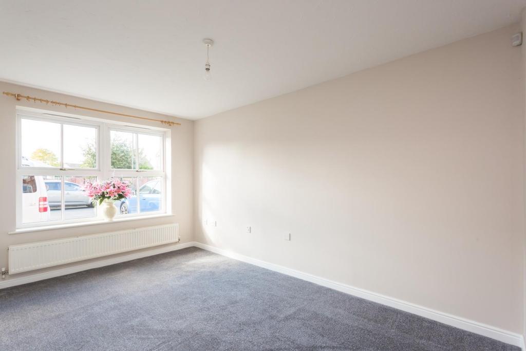 Roseberry Grove, Clifton Moor, York 2 bed detached house £925 pcm (£