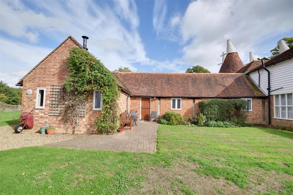 Station Road Northiam 2 bed semidetached house £450,000