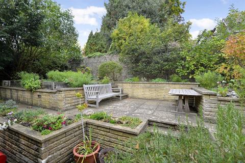 16 Guildown Road, Guildford, GU2 4EN