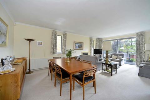 16 Guildown Road, Guildford, GU2 4EN