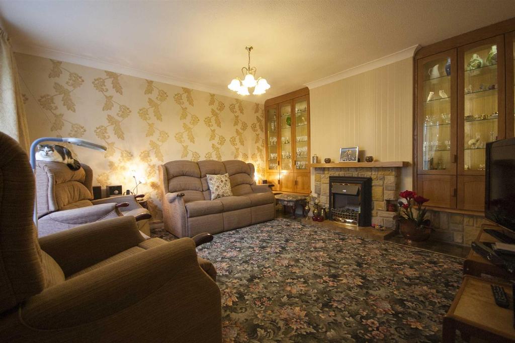 Primrose Drive, Sutton Park, Shrewsbury 4 bed detached house £420,000