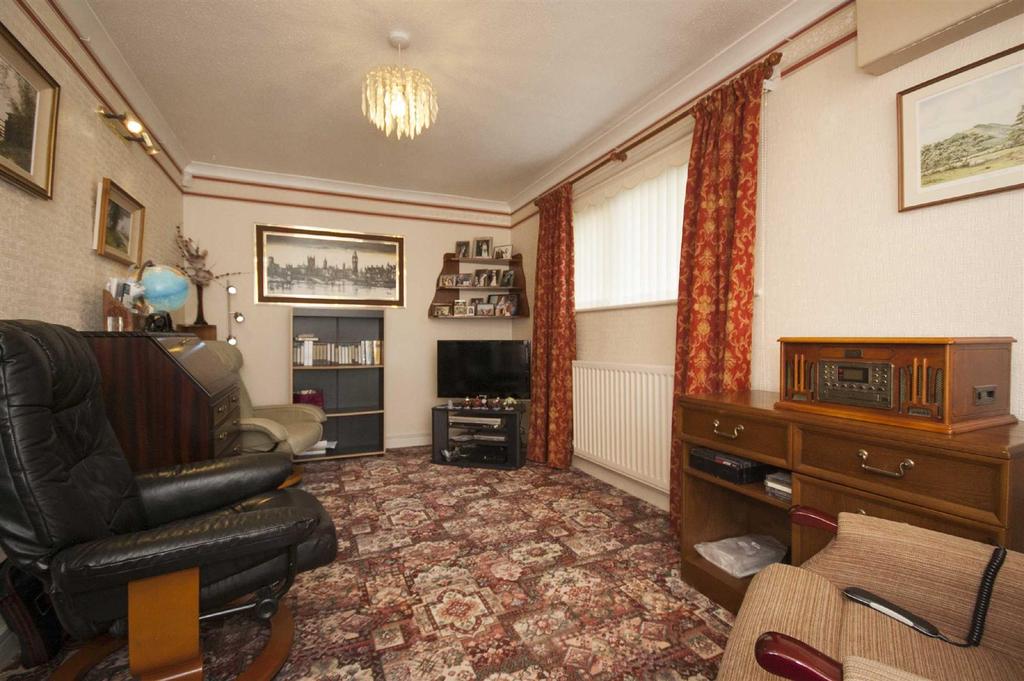 Primrose Drive, Sutton Park, Shrewsbury 4 bed detached house £420,000