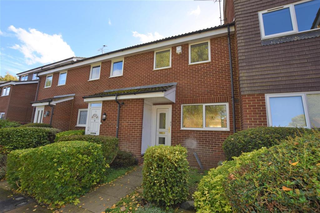 Crendon Court, The Willows, Caversham 3 bed townhouse £1,750 pcm (£