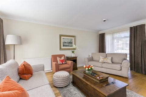 83 Cavendish Meads, Sunninghill, Ascot, SL5 9TB