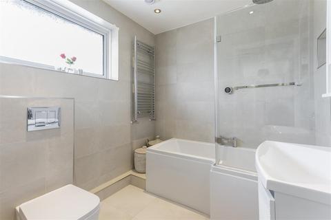 83 Cavendish Meads, Sunninghill, Ascot, SL5 9TB