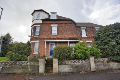 201a Cheriton Road, Folkestone, CT19 4AT